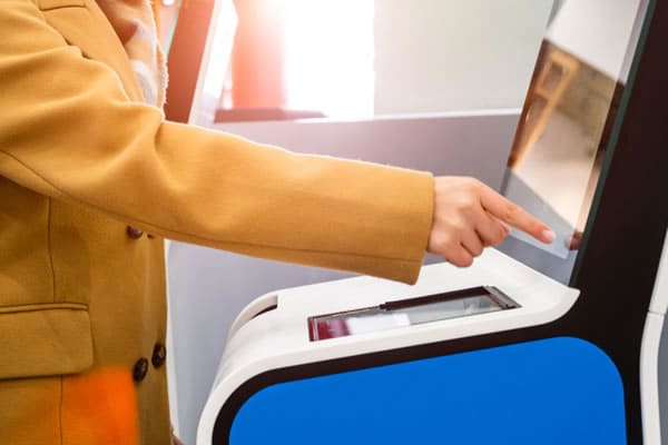 Uso de Terminais de autoatendimento em Bancos Uso de Terminais de autoatendimento em Bancos