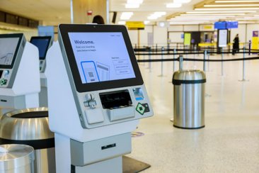 Como os terminais de autoatendimento estão sendo usados em diferentes setores